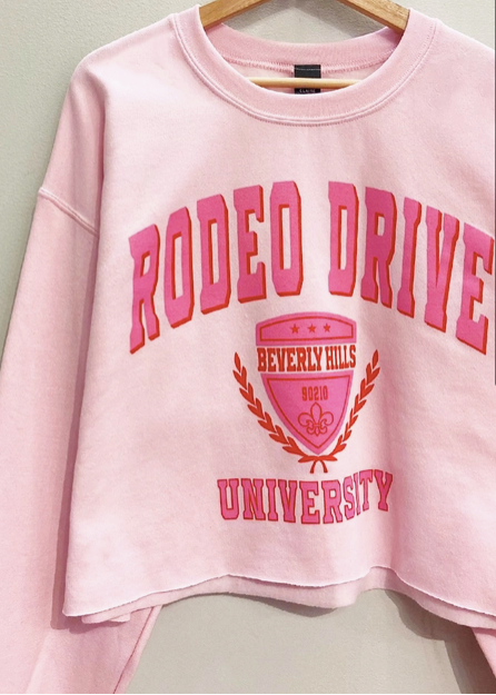 'Rodeo Drive University' Cropped Sweatshirt In Pink